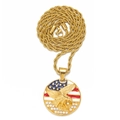 Détail du pendentif aigle doré avec drapeau américain et chaîne de style corde - Aigle Étoilé Rond (PDT470G) / Pendentif uniquement / Or