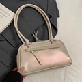 Elegante bolso Boston beige perlado para mujer con herrajes plateados y borlas decorativas - Rosa - Sin Colgante