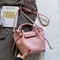 Bolso saco rosa de cuero con grano de lichi, asa con nudo y cordón de ajuste plata - Rosa - Sin Colgante