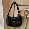 Minimalist black tote bag with woven strap detail and marble-effect texture - Black - Without Pendant