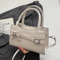 Creamy white bow-knot crossbody bag with silver buckle in chic Korean style - No Pendant / Off White