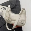 Bolso media luna blanco crema con correas cruzadas y hebillas plateadas - Blanco sin Colgante