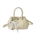 Secchiello chic bianco crema in pelle con ciondolo a fiocco di perle e tracolla - Piccolo / Bianco Sporco