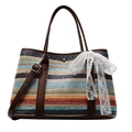 Regenbogenfarbene Strohtasche mit braunem Lederriemen und weißer Spitzenschleife - Bunt
