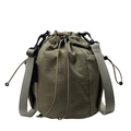 Borsa a secchiello verde militare con coulisse in nylon leggero e tasche a rete - Verde