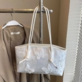 Borsa sottobraccio in pizzo bianco con ricamo a farfalla e dettagli a coulisse - Bianco senza Pendente