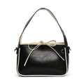 Bolso tipo cubo de charol negro con ribete crema y detalle de lazo elegante - Negro