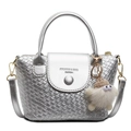 Sac seau tissé argenté avec finition métallique, bandoulière et pendentif en peluche - Argent (Avec Charme Peluche)