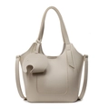 Bolso de mano crema con textura lichi, colgante de elefante y correa de hombro - Blanco Roto