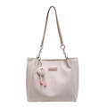 Bolso tote de piel sintética beige claro con colgante de peluche rosa y correa de cadena - Verde regaliz