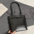 Sac seau chic en cuir noir avec sangle à boucle argentée et poignée minimaliste - Noir - Sans Pendentif
