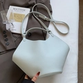 Sac seau chic en cuir bleu clair à motif litchi avec poignée et garnitures argentées - Sans Pendentif / Bleu