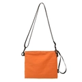 Minimalistische leichte quadratische Umhängetasche aus leuchtend orangefarbenem Nylon - Orange