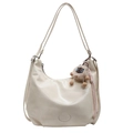 Bolso tote de cuero suave blanco crema con colgante de oveja de peluche y logotipo grabado - Blanco Crema (Con Colgante de Duende del Hollín)
