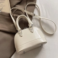 Elegante borsa a mano a conchiglia in pelle verniciata bianco crema con tracolla - Bianco Sporco (Senza Ciondolo)
