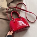 Borsa a mano classica in pelle verniciata rossa con doppi manici e tracolla - Rosso Vino (Senza Ciondolo)