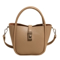 Elegante borsa a secchiello kaki in pelle martellata con fibbia argentata e manico - Senza Ciondolo / Cachi