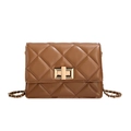 Sac bandoulière marron matelassé avec chaîne dorée et fermoir rotatif métallique chic - Marron