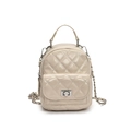 Schicker cremefarbener Mini-Rucksack mit Rautensteppung, Silberkette und Lack-Finish - Weiß