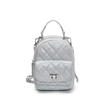 Schicker hellblauer Mini-Rucksack mit Rautensteppung, Silberkette und Drehverschluss - Blau