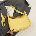 Sacoche jaune vif en cuir grainé avec fermoir doré et bandoulière réglable de luxe - Jaune - Sans Pendentif