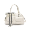 Borsa bowling bianca lucida con fiocco a scacchi neri e dettagli in pizzo fine - Bianco
