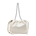 Bolso cubo trenzado blanco crema con cadena plateada y textura trenzada minimalista - Blanco Roto