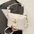 White lychee pattern bucket bag with golden metal lock and thin shoulder strap - No Pendant / Off White