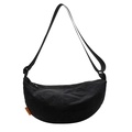 Borsa a tracolla nera minimalista a forma di mezzaluna in nylon leggero con tracolla - Nero