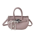 Sac seau rose en cuir grainé avec nœud en perles et pendentif cœur argenté - Rose (Avec Pendentif)