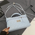 Light blue quilted leather handbag with gold chain strap and turn-lock closure - No Pendant / Blue
