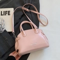 Borsa a mano Boston minimalista in pelle cerata rosa chiaro con tracolla rimovibile - Senza Ciondolo / Rosa