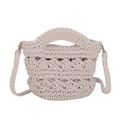 Elegante bolso saco tejido a mano color crema con diseño calado y bandolera - Blanco