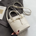 Chic beige bucket bag with lychee texture and gold hardware for women - Off-white - No Pendant