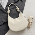 Sac hobo crème chic avec texture grainée et détail de nœud sur un blazer gris - Blanc sans Pendentif