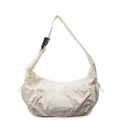 Schicke Nylon-Halbmondtasche in Cremeweiß mit seitlichen Kordelzugtaschen für Damen - Gebrochenes Weiß