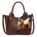 Petit sac seau marron foncé en cuir litchi avec serrure dorée et pendentif pégase orange - Grand / Sans Pendentif / Marron