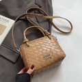 Borsa a secchiello intrecciata kaki con manici in pelle e dettaglio logo in metallo - Cachi - Senza Ciondolo