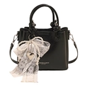 Sac seau noir chic avec nœud en dentelle blanche et pendentif en perle - Avec Nœud en Dentelle de Perles / Noir