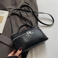 Elegant black ostrich pattern square handbag with silver zipper and shoulder strap - Black - Without Pendant