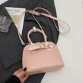 Borsa a mano rosa con trama intrecciata e tracolla regolabile in stile borsa a conchiglia - Senza Ciondolo / Rosa