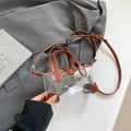 Borsa in PVC trasparente con manici in pelle marrone e tracolla regolabile - Marrone