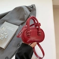Mini bolso rojo de charol brillante con asas de bolas dobles y correa fina ajustable - Rojo