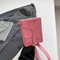 Borsa a tracolla rosa a forma di giacca con dettaglio cravatta e trama in pelle - Rosa