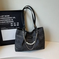 Sac fourre-tout gris à pois avec chaîne de perles élégante et doubles poignées de transport - Noir