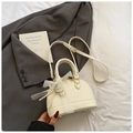 Chique beige schelptas met parels en kanten strik, crossbodytas met lycheepatroon - Met Hanger / Wit