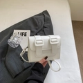Borsa bianca a tracolla minimalista con doppie fibbie quadrate e tracolla - Bianco