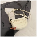Elegante bolso de silla de montar media luna blanco crema con lazo y correa ajustable - Blanco