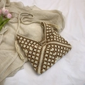 Borsa a spalla boho all'uncinetto con motivi marroni e nappa per vacanze al mare - Cammello Riso