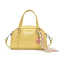 Elegante bolso bowling amarillo con colgante de corazón y correa tejida para mujer - Amarillo con Colgante de Nube